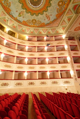 recanati.teatro.persiani